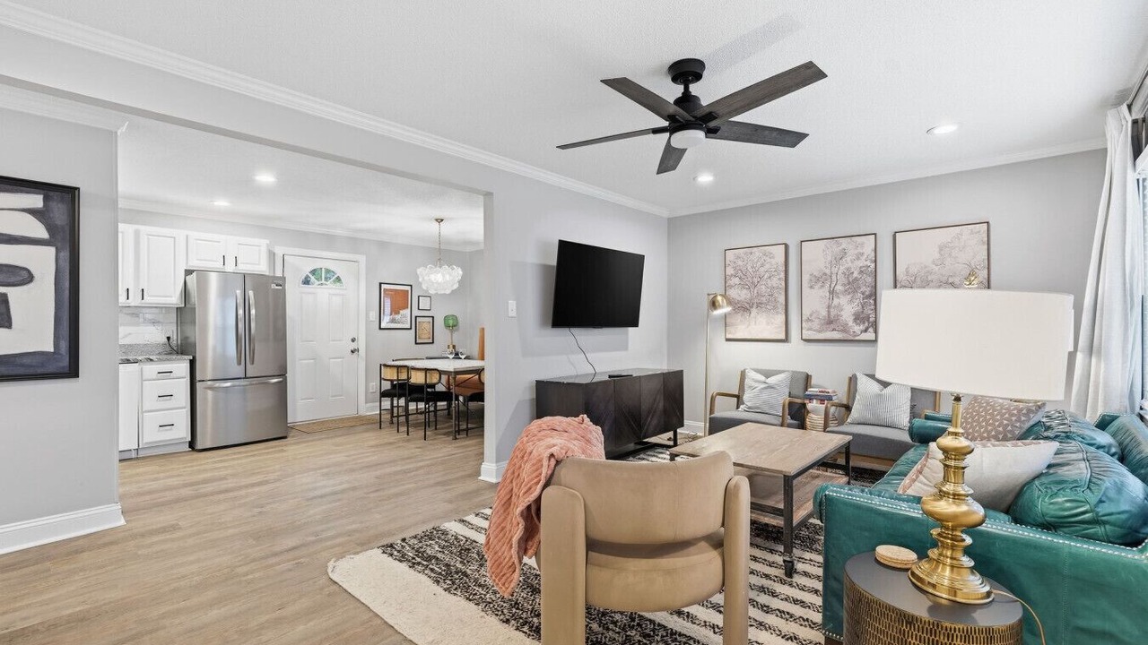 Photo of Livingroom in Matthews