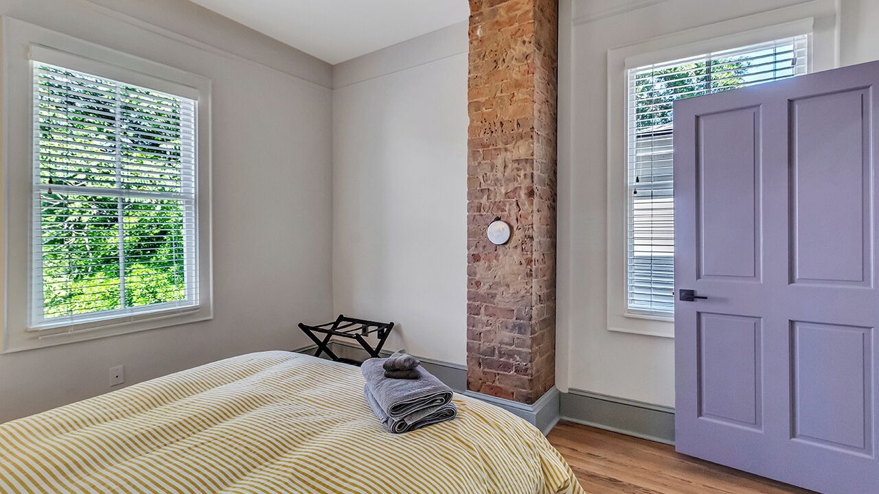 Photo of Bedroom in Metropolitan