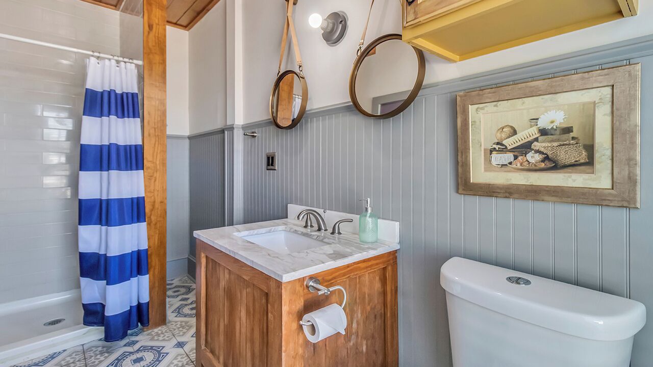 Photo of Bathroom in Metropolitan