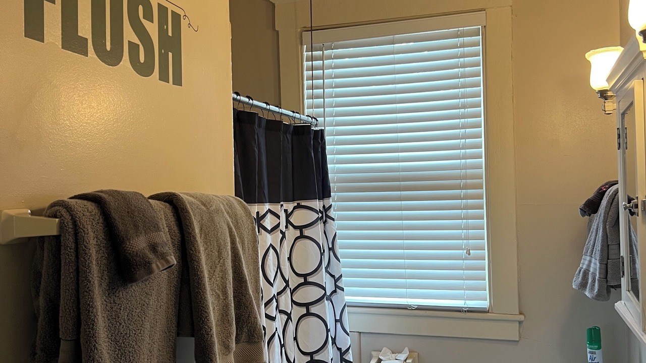 Photo of Bathroom in Thomas Square