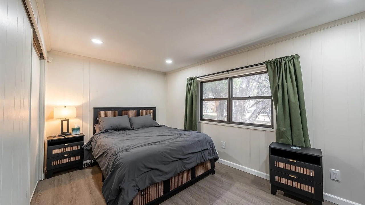 Photo of Bedroom in Laguna Park