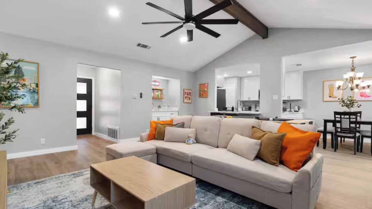 Photo of Livingroom in Brushy Creek