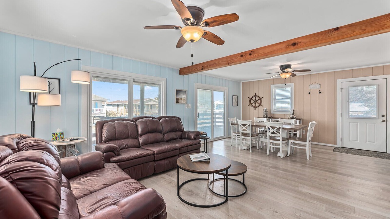 Photo of Livingroom in Kill Devil Hills