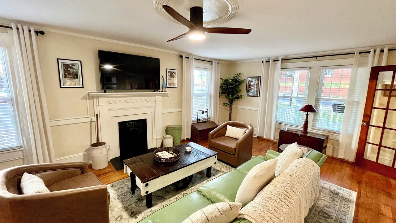 Photo of Livingroom in Mocksville