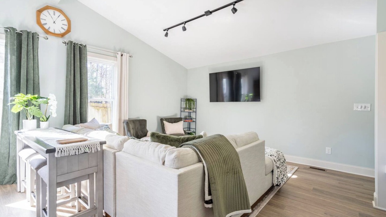 Photo of Livingroom in Smyrna