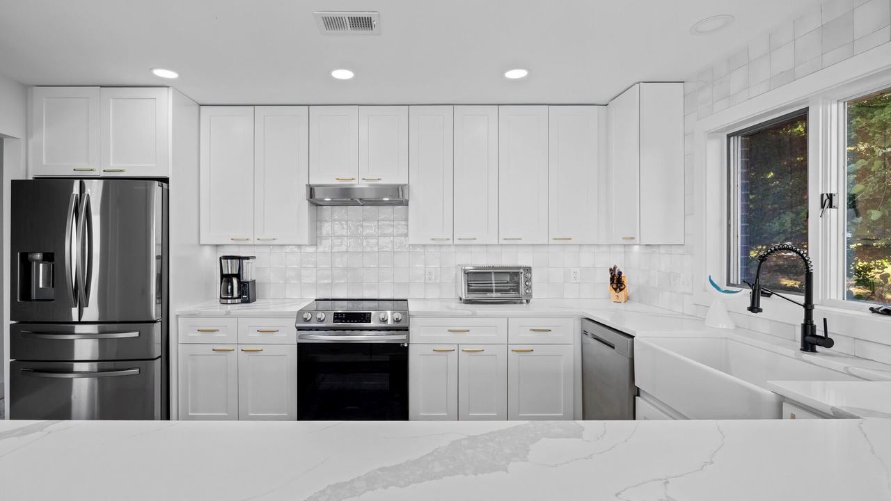 Photo of Kitchen in Calvert Beach-Long Beach