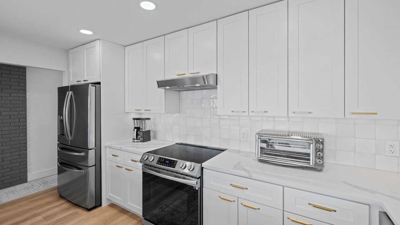 Photo of Kitchen in Calvert Beach-Long Beach