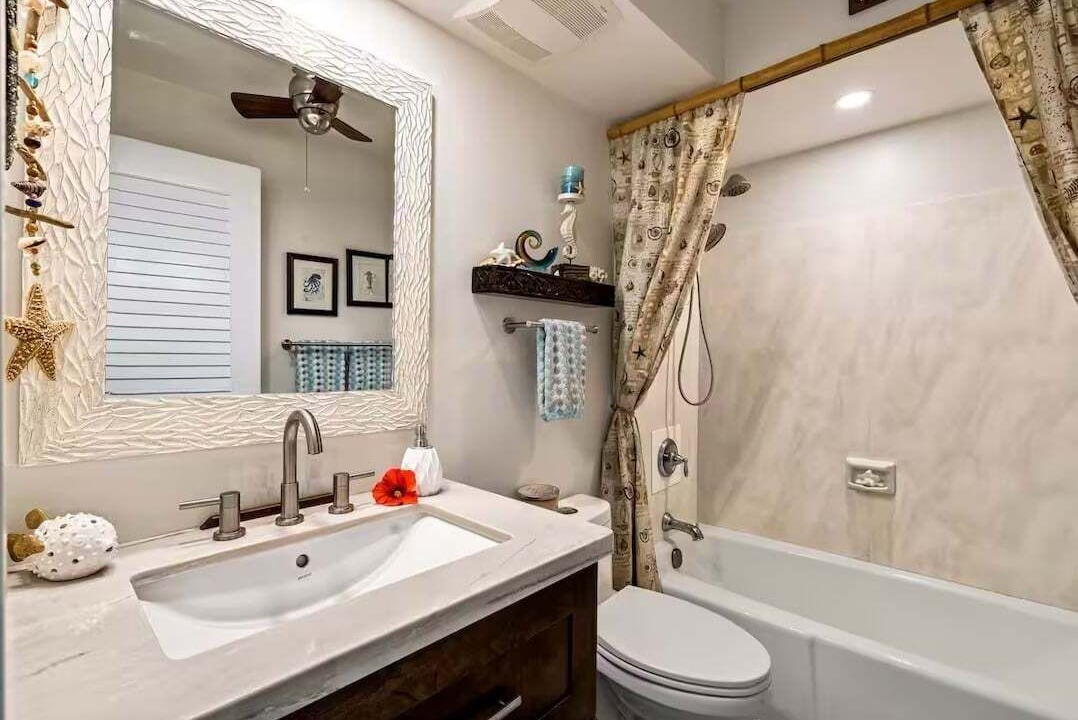 Photo of Bathroom in Historic Kailua Village