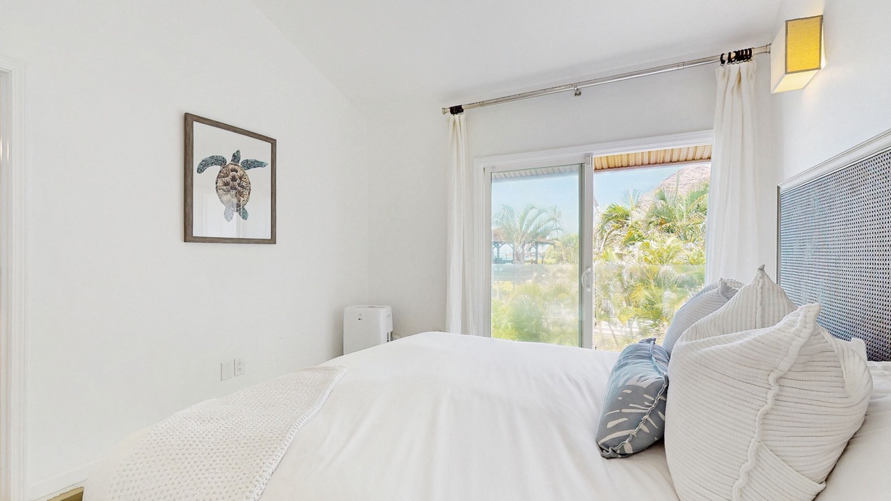 Photo of Bedroom in Makaha
