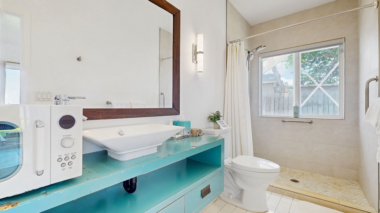 Photo of Bathroom in Makaha