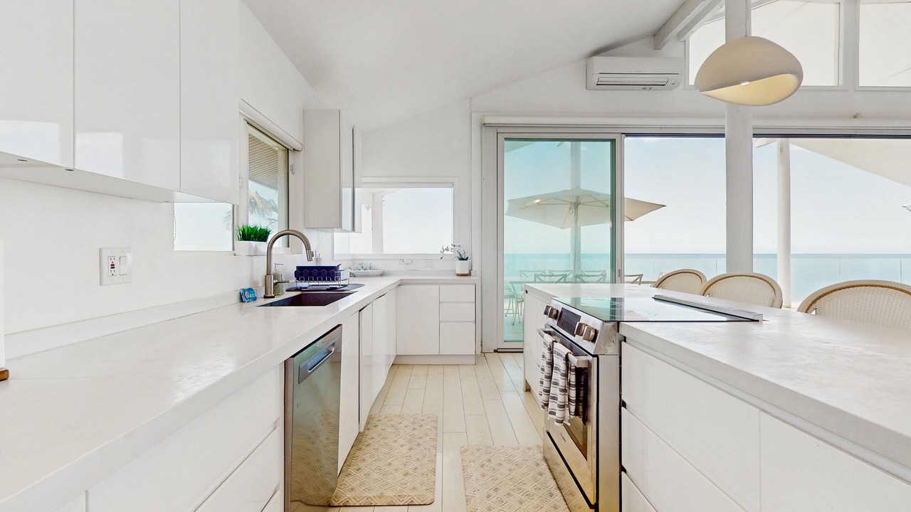 Photo of Kitchen in Makaha