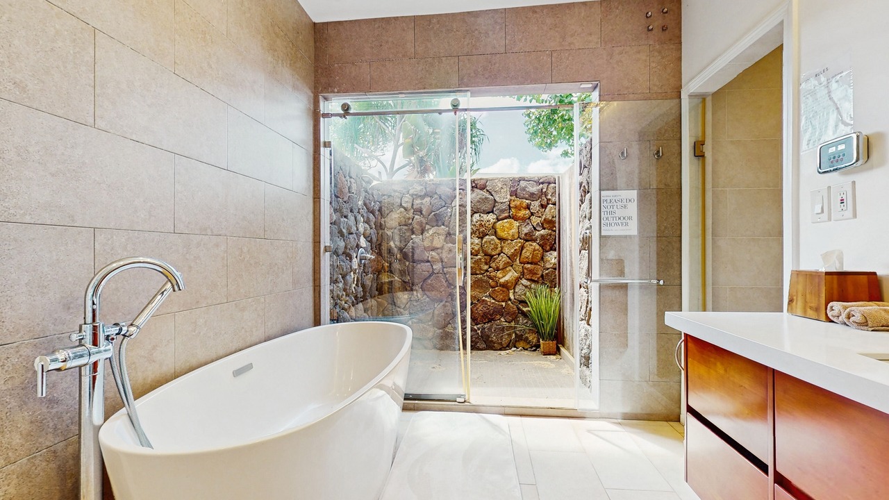 Photo of Bathroom in Makaha
