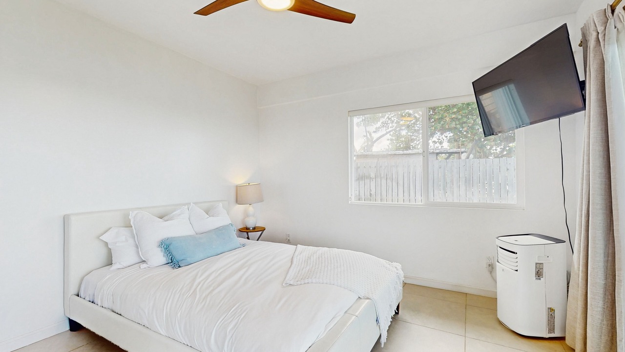 Photo of Bedroom in Makaha
