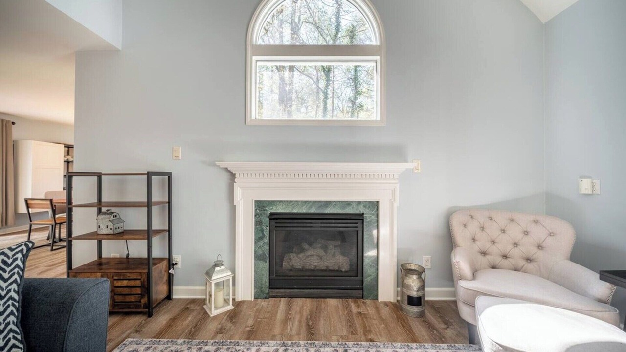 Photo of Livingroom in Chapel Hill