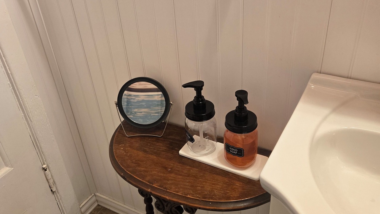 Photo of Bathroom in Garden City