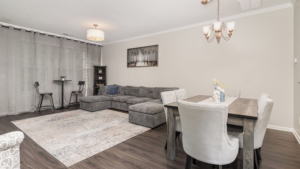 Photo of Livingroom in Northwest Raleigh
