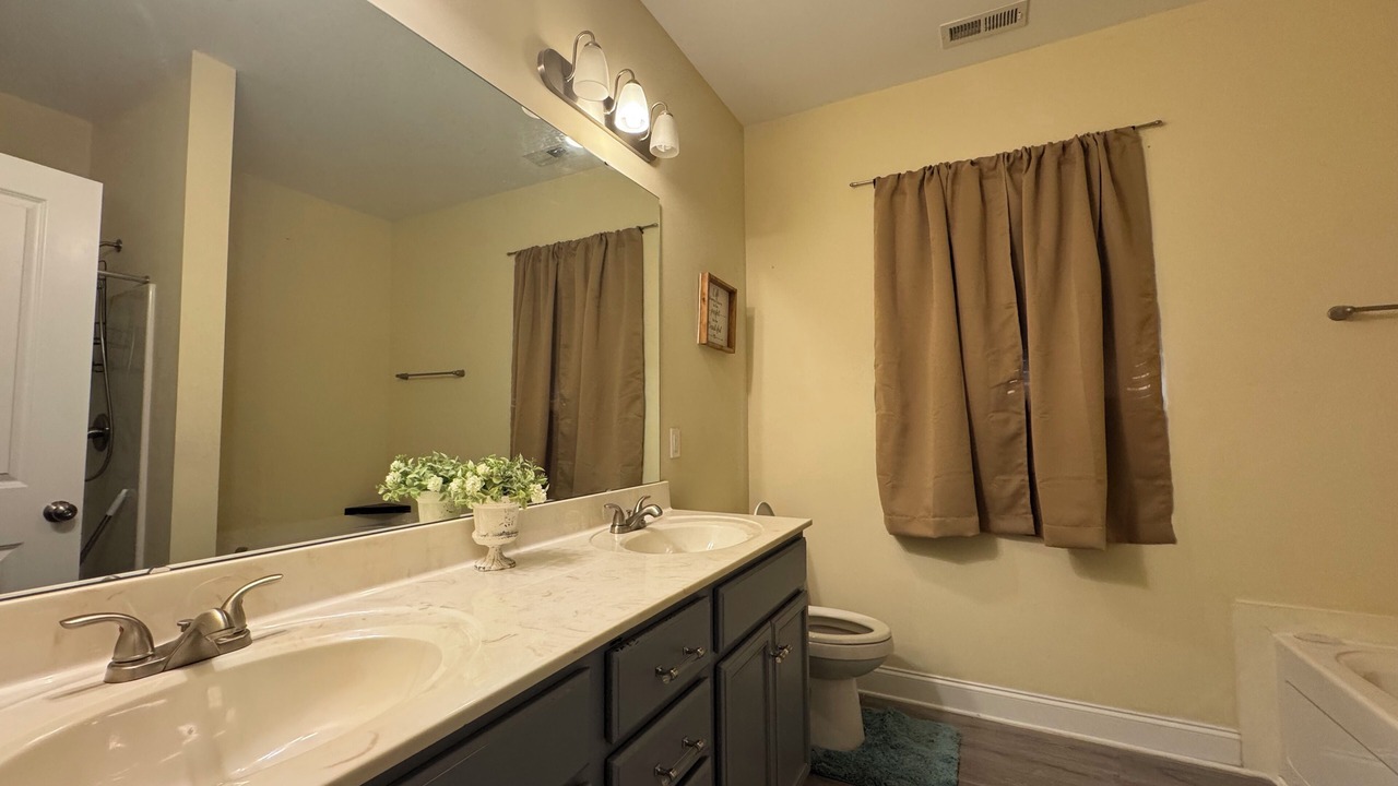 Photo of Bathroom in Murraysville
