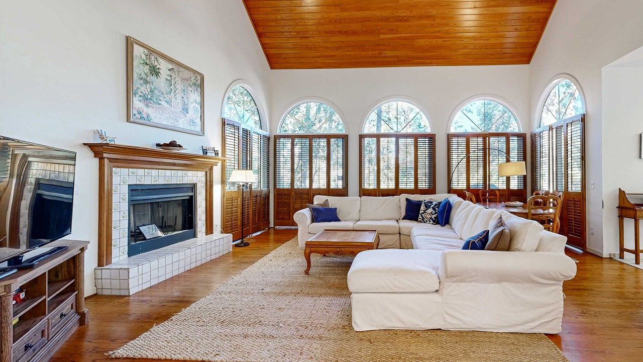 Photo of Livingroom in Vanderhorst Plantation