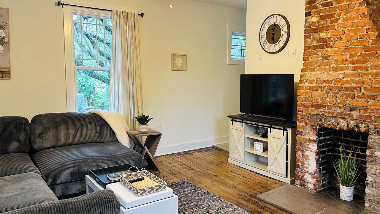 Photo of Livingroom in Midtown