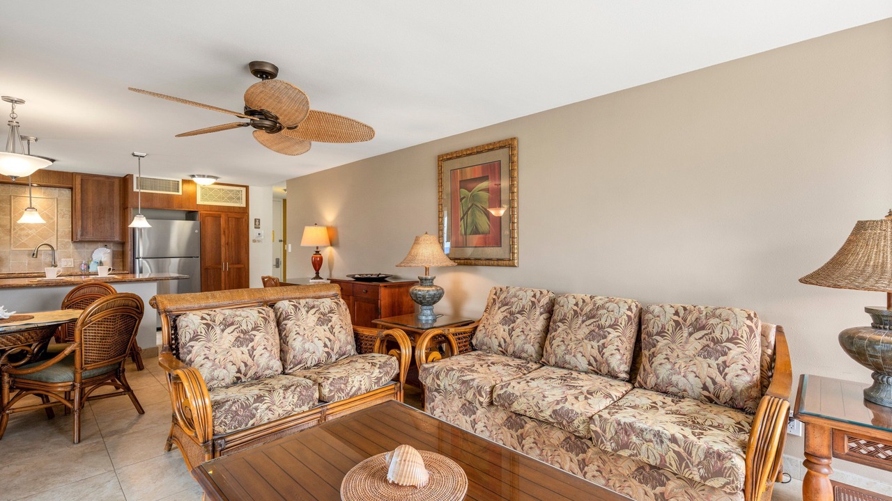Photo of Livingroom in Historic Lahaina Front Street