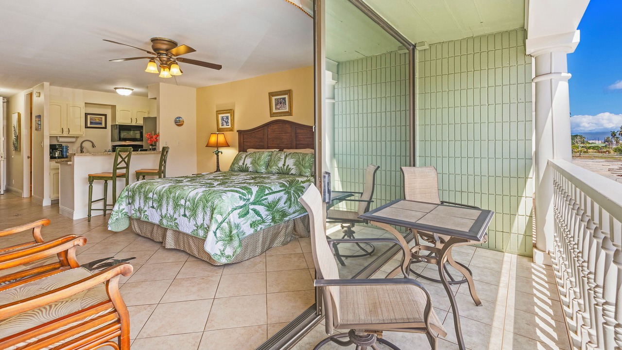 Photo of Bedroom in Historic Lahaina Front Street