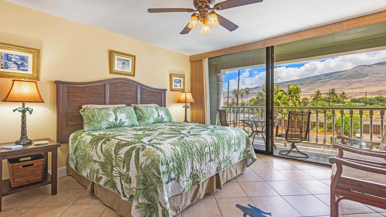 Photo of Bedroom in Historic Lahaina Front Street