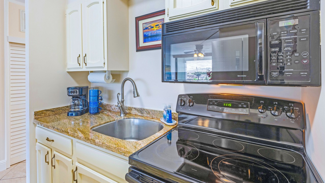 Photo of Kitchen in Historic Lahaina Front Street