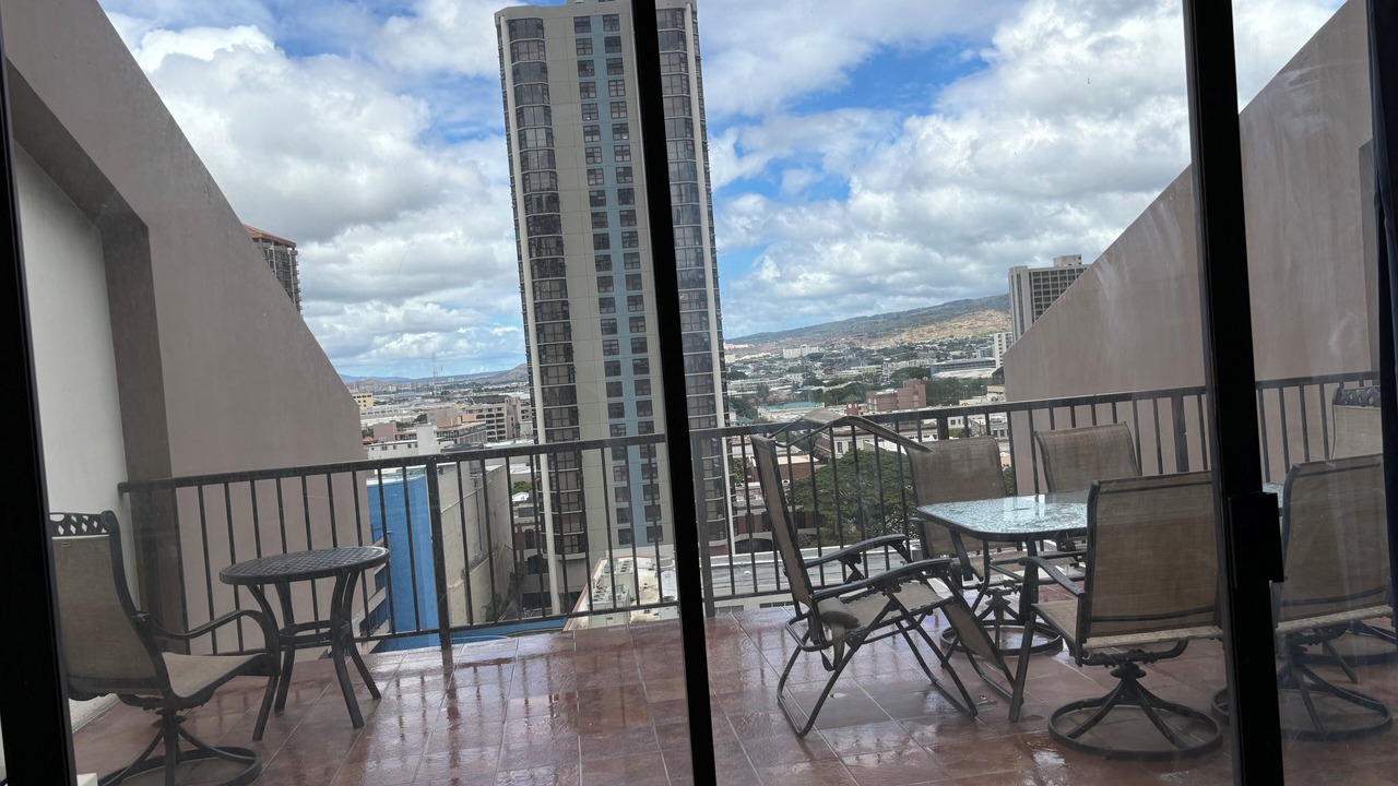 Photo of Others in Downtown Honolulu