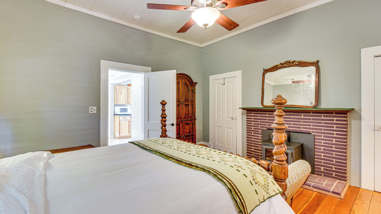 Photo of Bedroom in Demorest