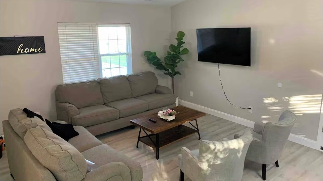 Photo of Livingroom in McCutcheon Field