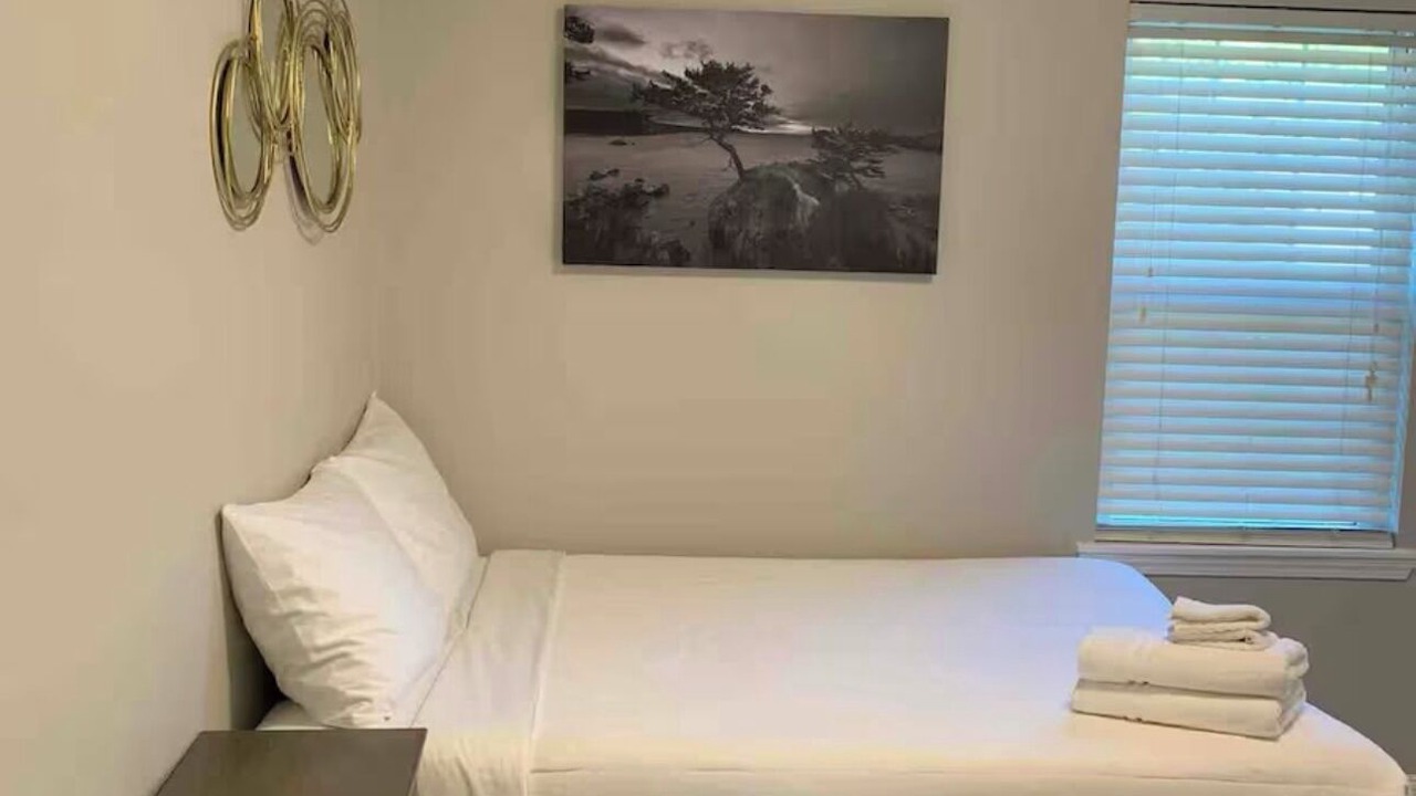 Photo of Bedroom in McCutcheon Field