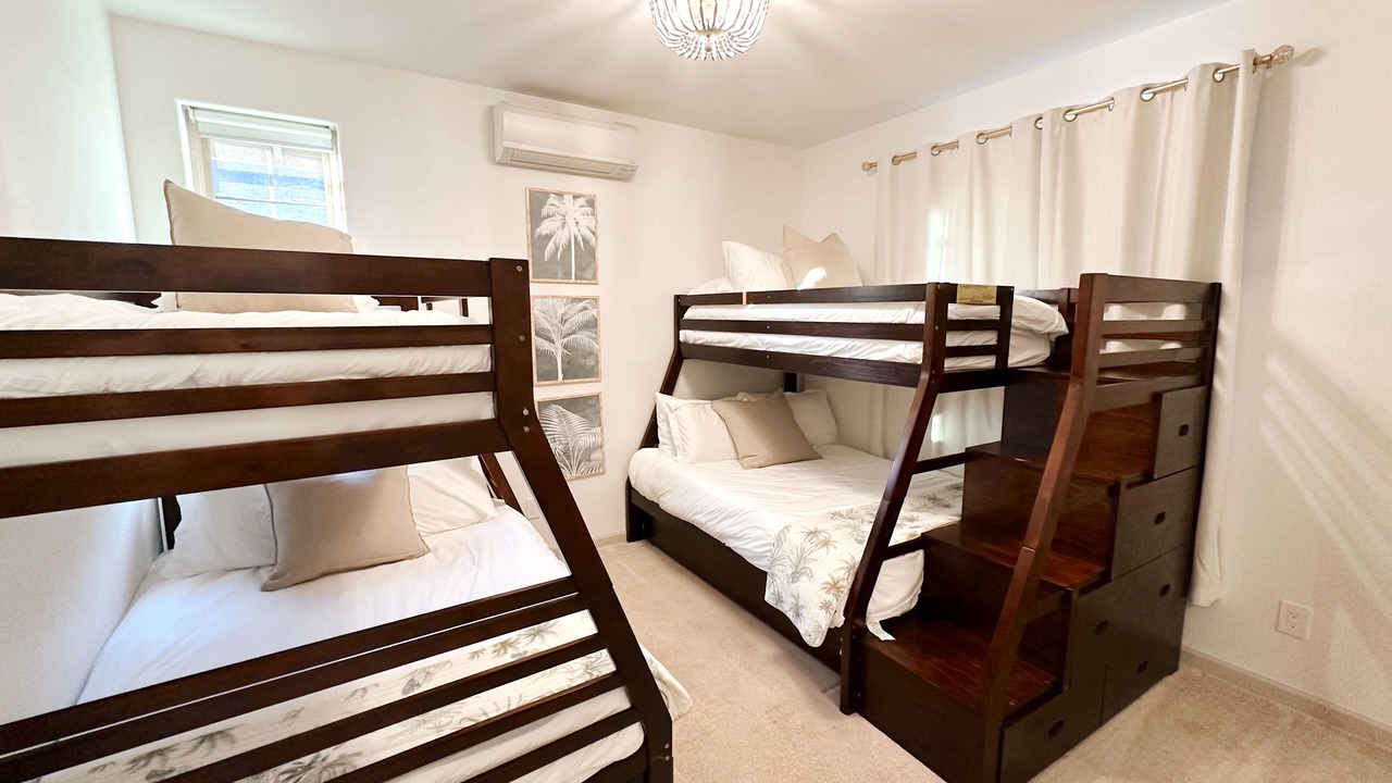 Photo of Bedroom in Makaha Valley