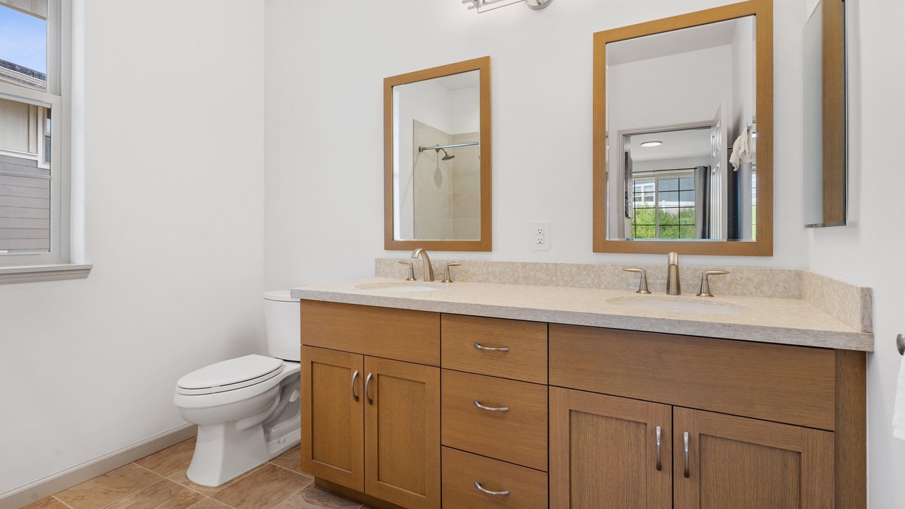 Photo of Bathroom in Makaha Valley