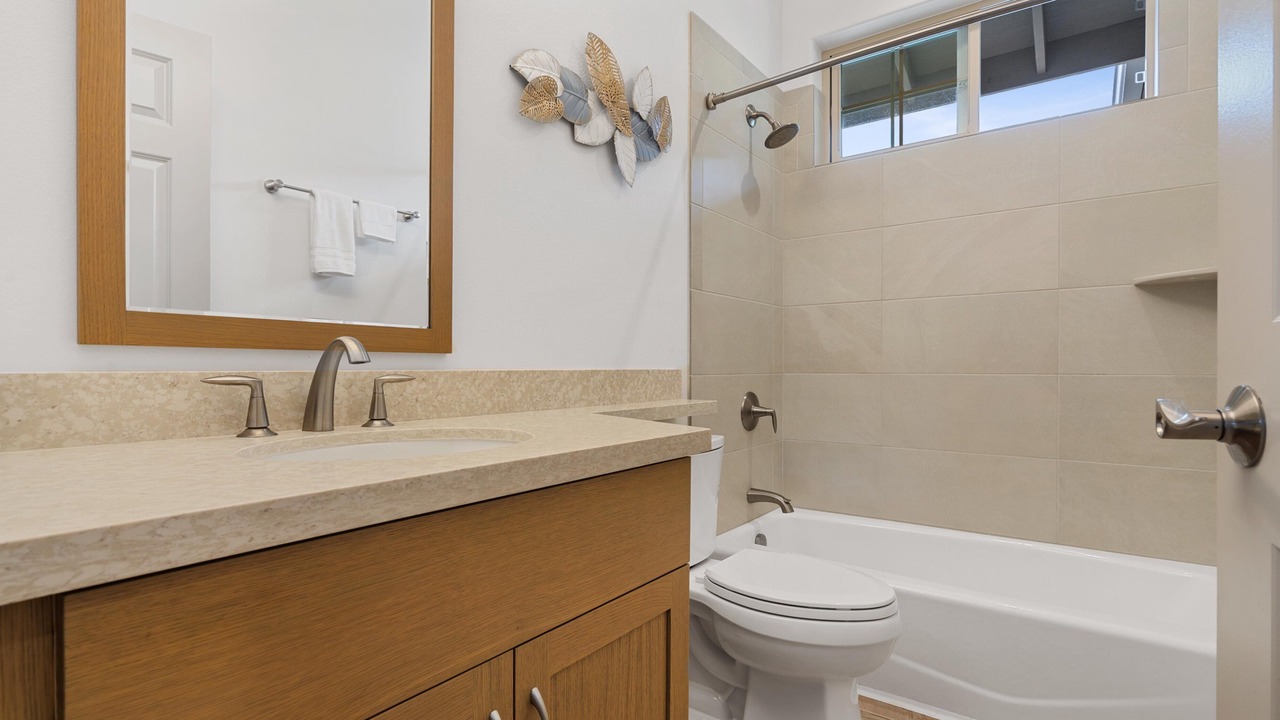 Photo of Bathroom in Makaha Valley