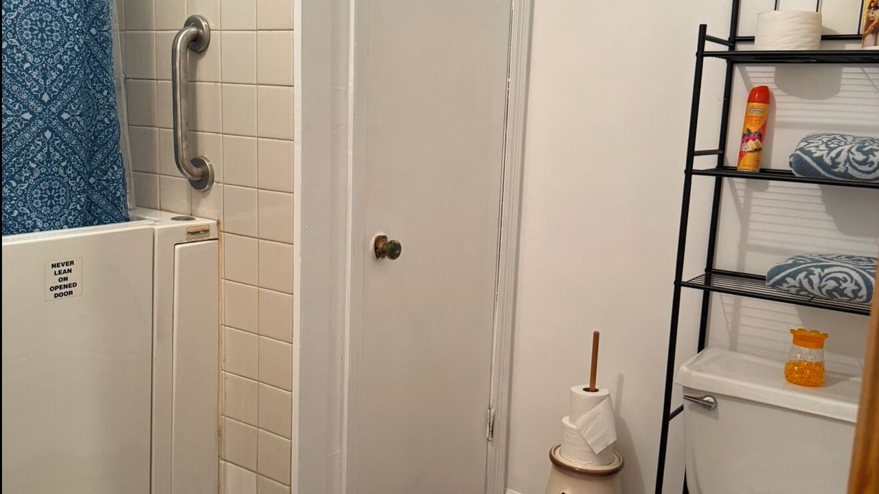 Photo of Bathroom in Dugspur