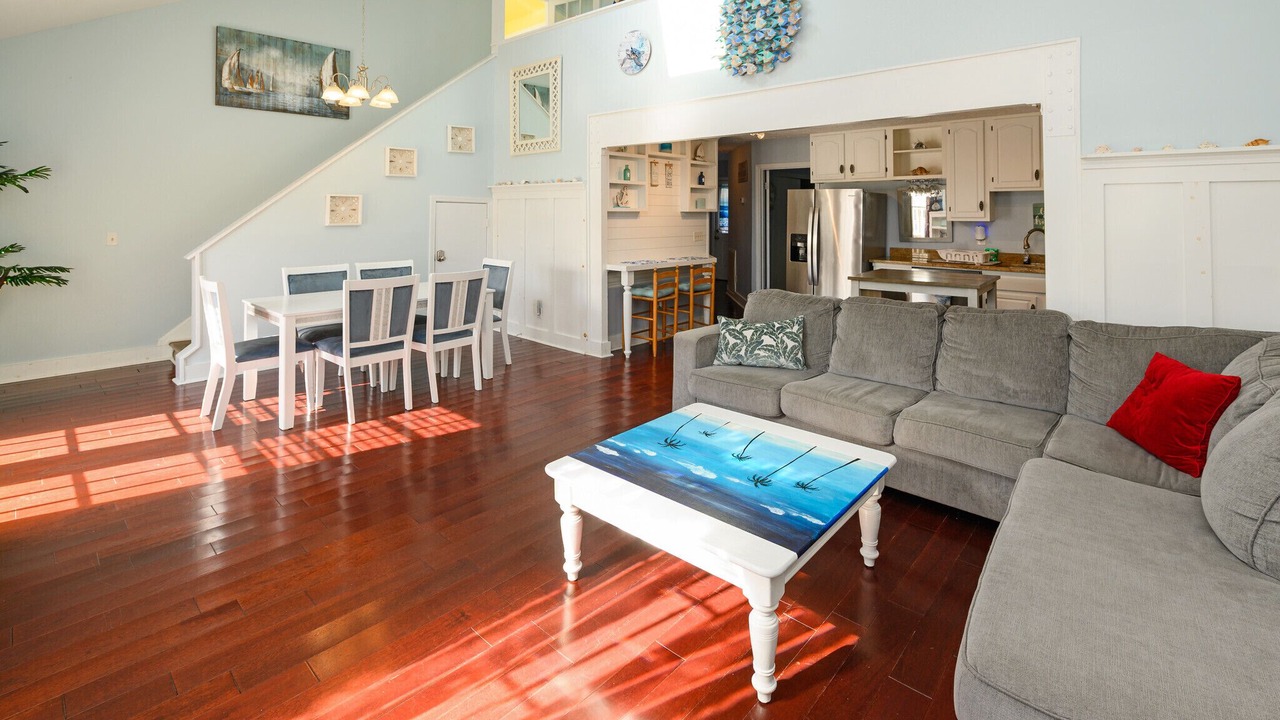 Photo of Livingroom in Long Bay Estates