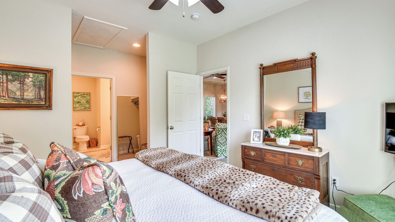 Photo of Bedroom in Seneca