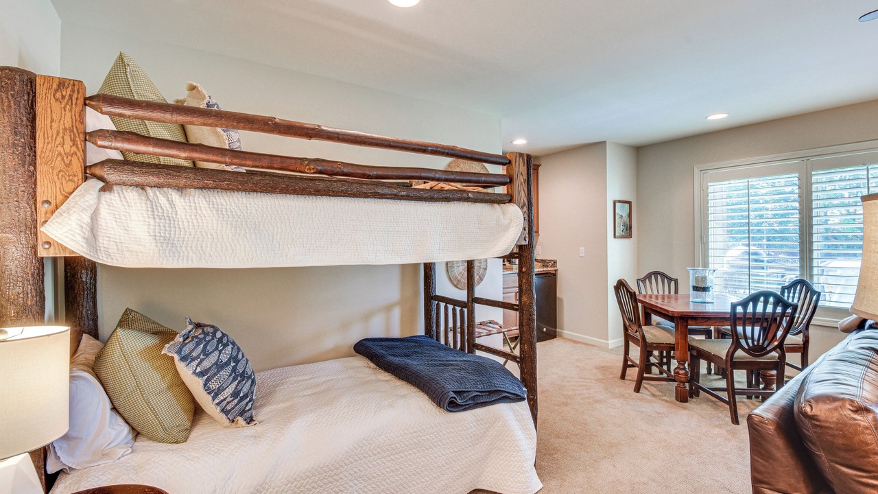 Photo of Bedroom in Seneca