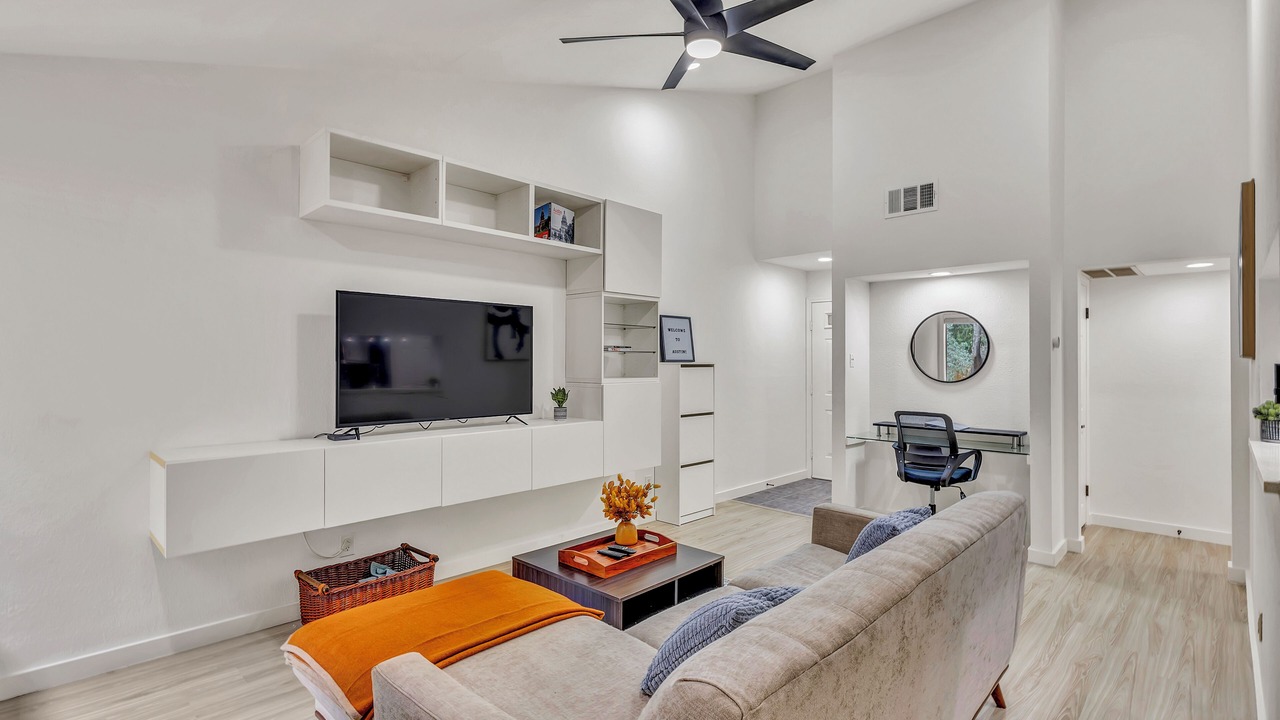 Photo of Livingroom in Waters Park
