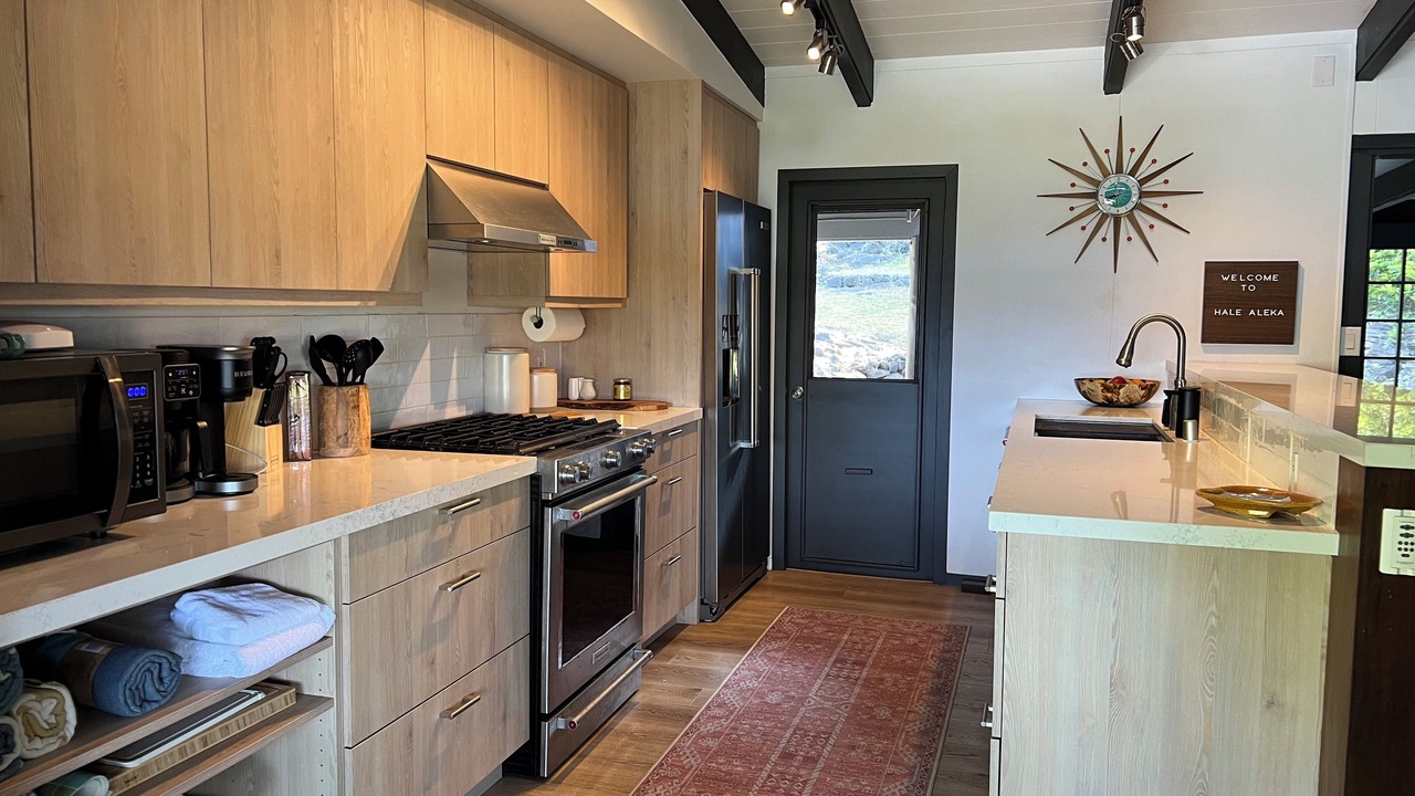 Photo of Kitchen in Kahaluu Bay