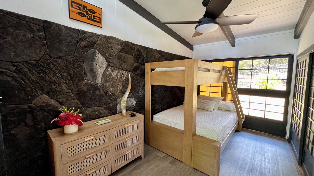 Photo of Bedroom in Kahaluu Bay