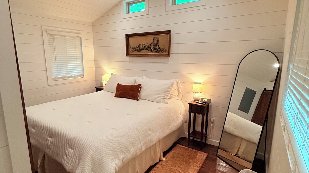 Photo of Bedroom in Central