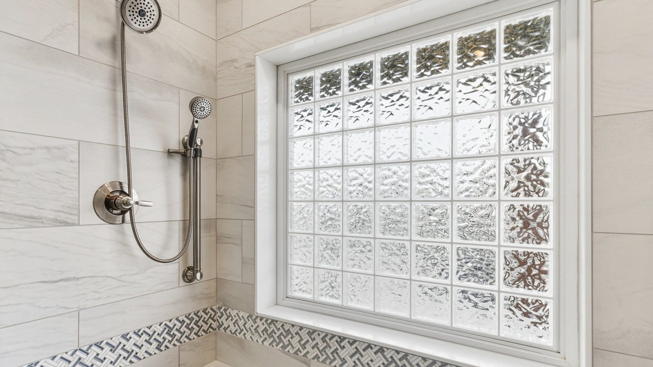 Photo of Bathroom in Manteo