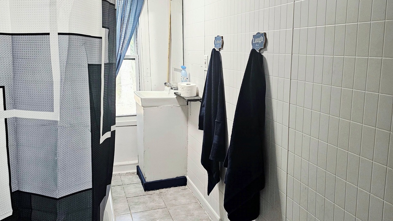 Photo of Bathroom in Dunean