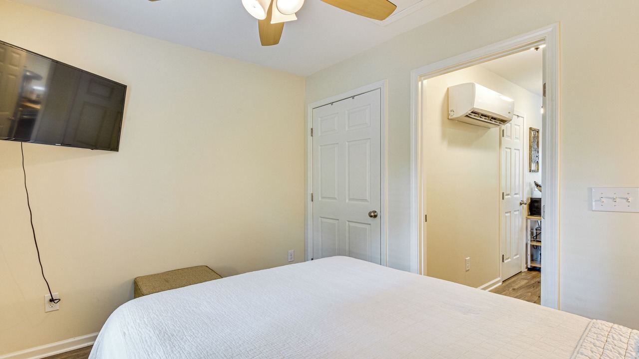 Photo of Bedroom in Townville