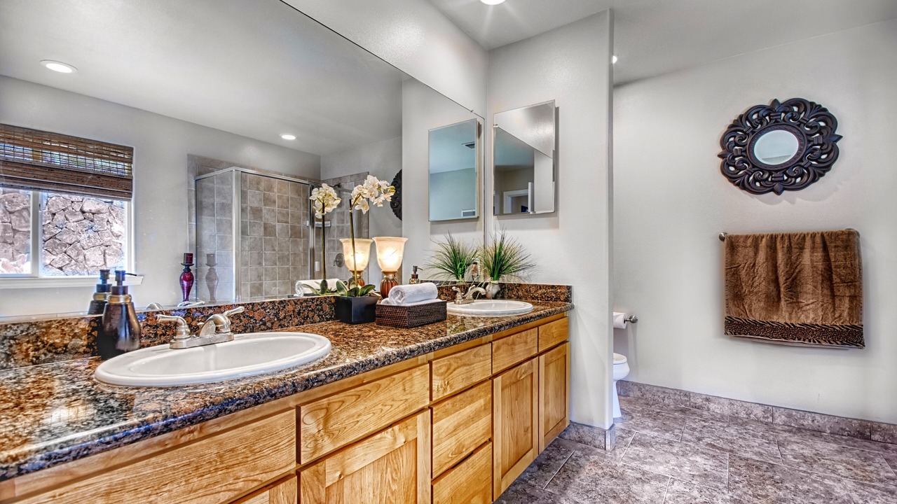 Photo of Bathroom in Kahaluu Bay