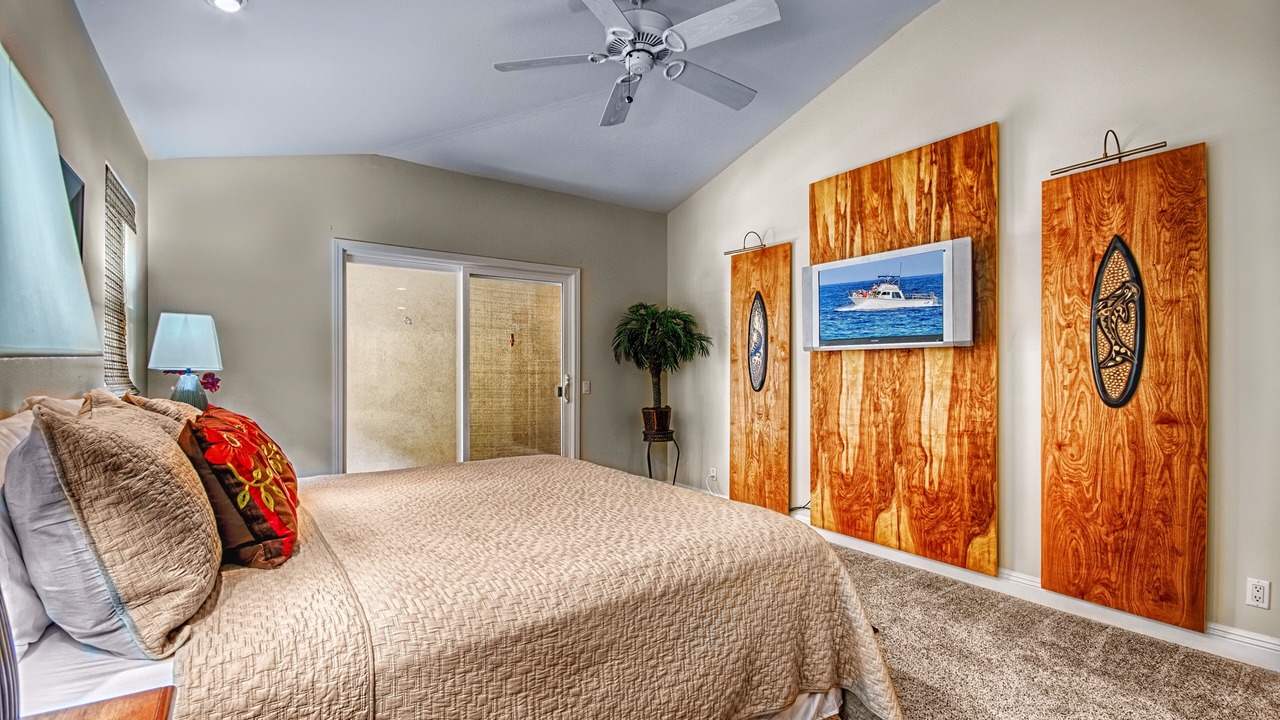 Photo of Bedroom in Kahaluu Bay