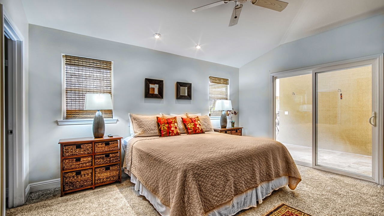 Photo of Bedroom in Kahaluu Bay