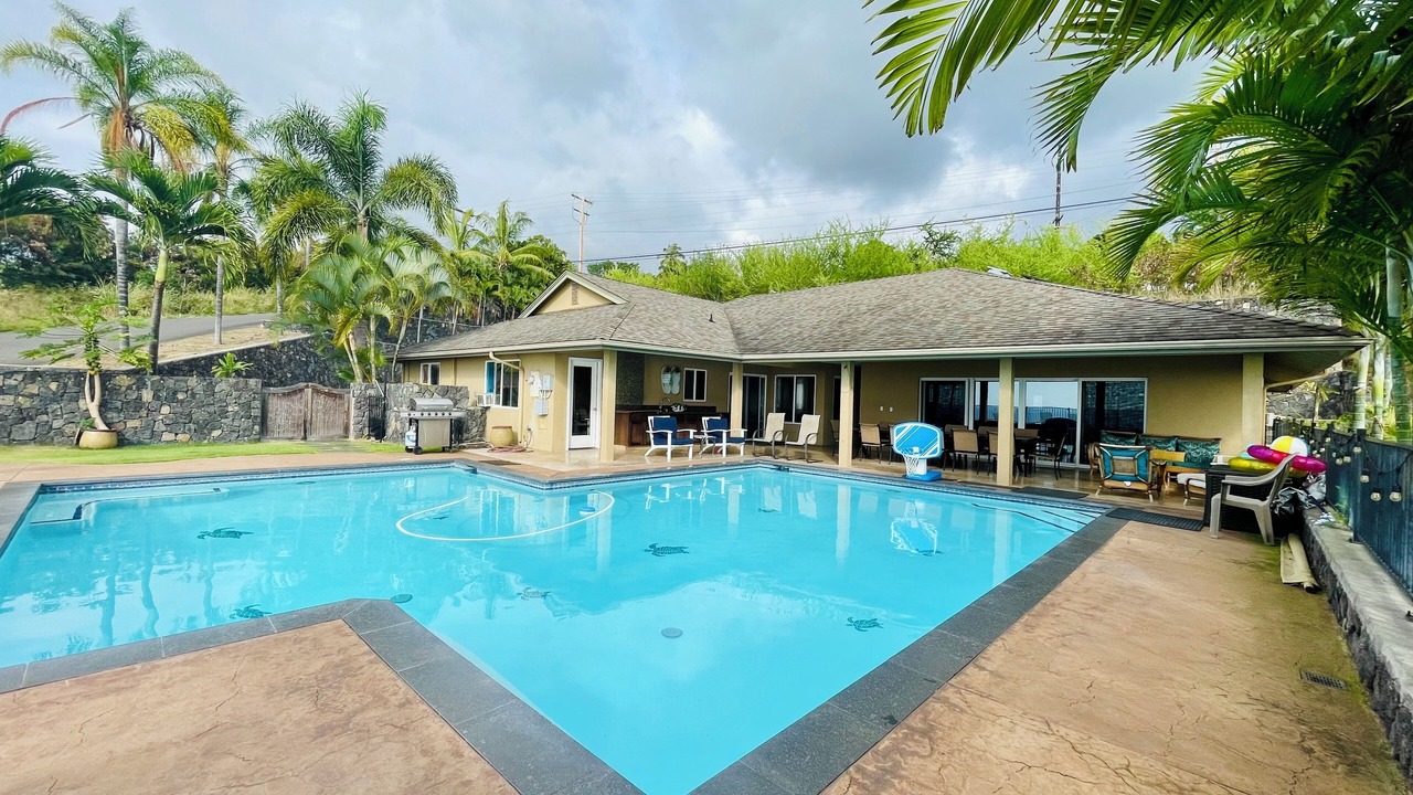 Photo of Outdoor in Kahaluu Bay