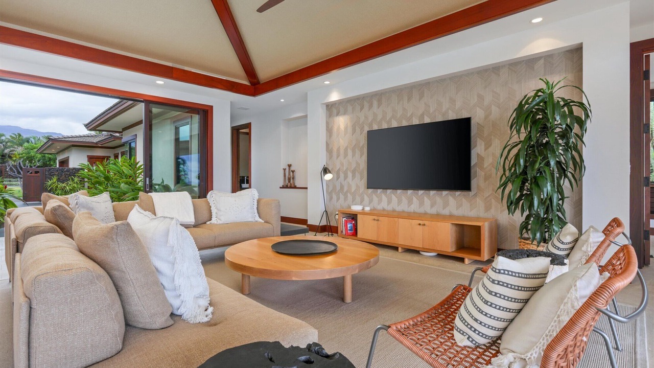 Photo of Livingroom in Kaupulehu